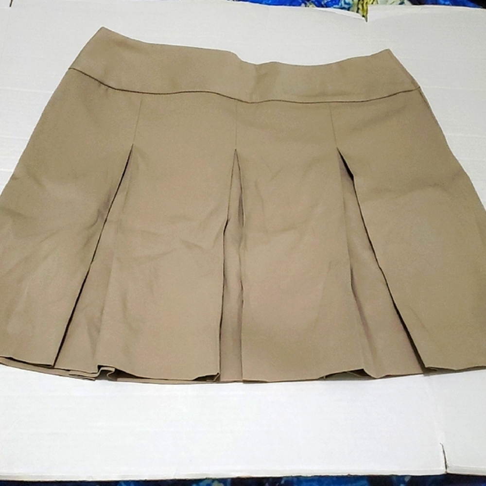 Becky Thatcher Elderwear Classic Academia Sporty Pleated Tan Skirt With Shorts